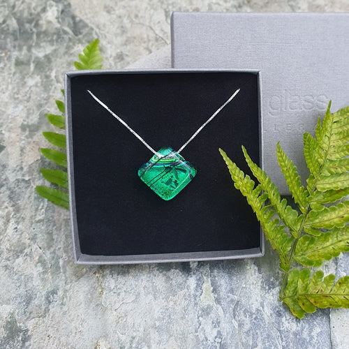 Mere Glass KARI Pendant Necklace - Emerald Green