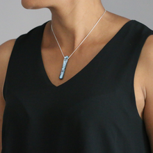 Load image into Gallery viewer, Mere Glass LINEA necklace - Silver